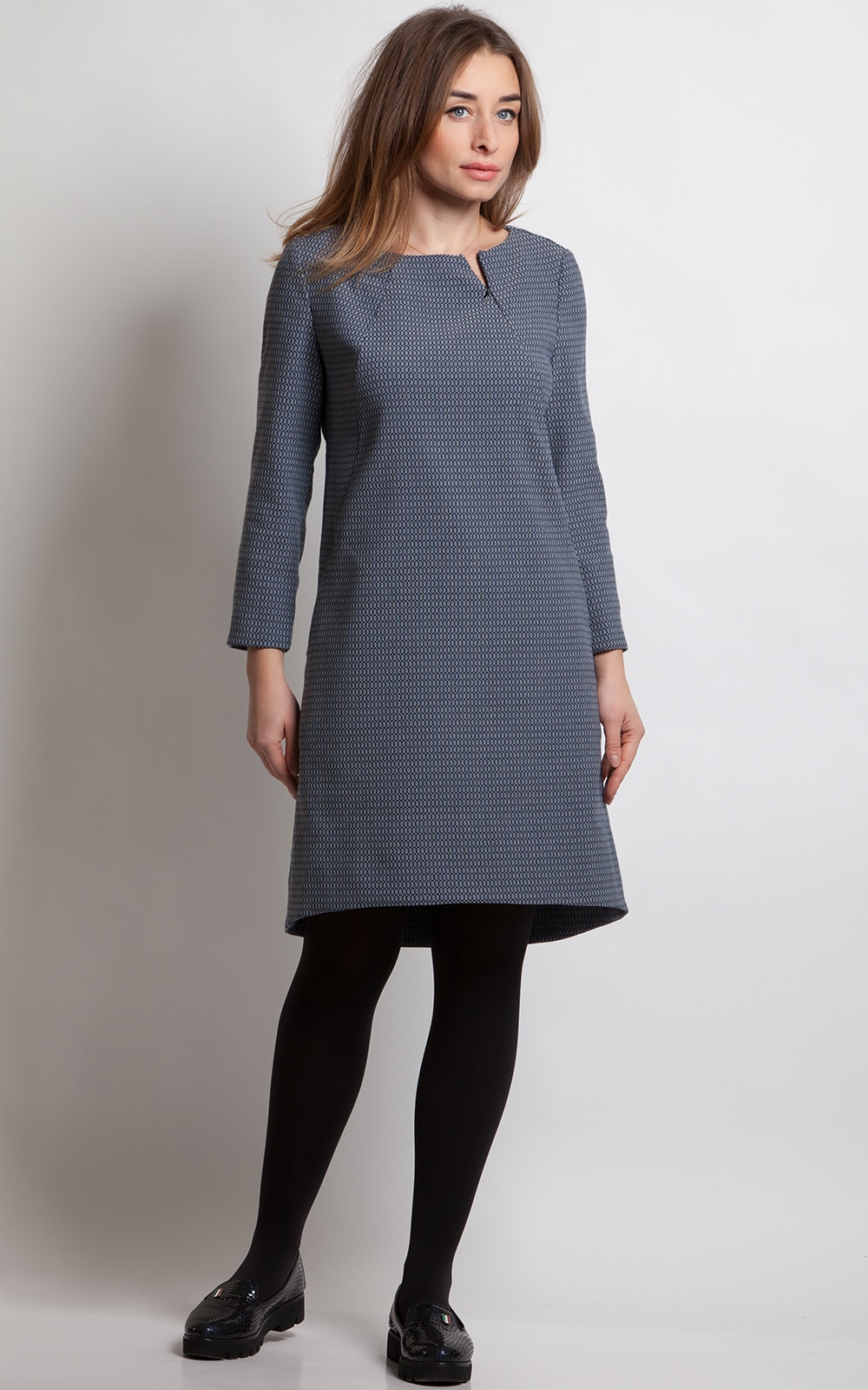 Melna vakara kokteilkleita Magnolica