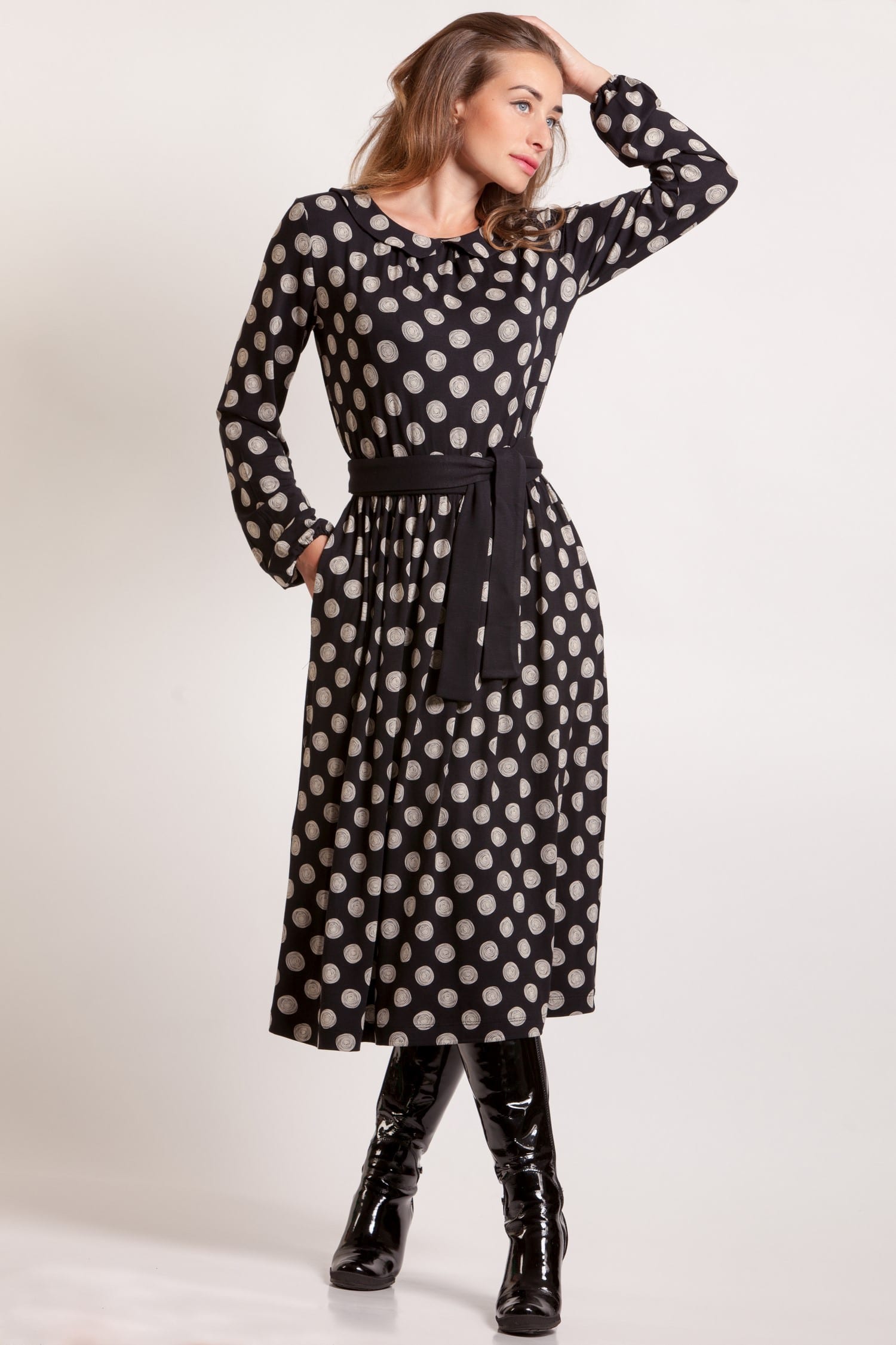 SILTS PASTAIGU SPORTA KOSTĪMS NO KOKVILNAS Magnolica