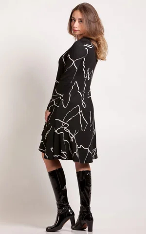 LIELISKA A- SILUETS KLEITA Magnolica