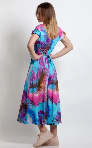 VIENKRĀSAINA, A- SILUETA MIDI GARUMA KLEITA BORDO KRĀSĀ Magnolica