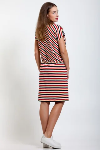 Attīrošs pieniņš AR ĒTERA ROŽU EĻĻAS 330 ml.  Magnolica