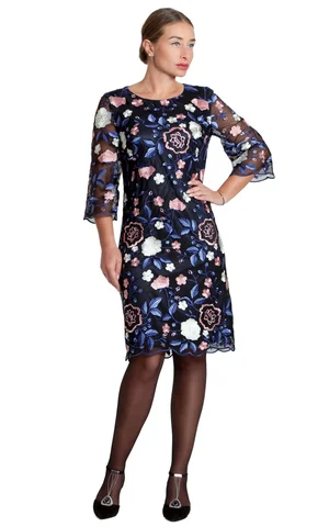 PELDKOSTĪMS AR ATVĒRTU MUGURU UZ PLATĀM LENCĪTĒM, BĒŠĀ KRĀSĀ Magnolica