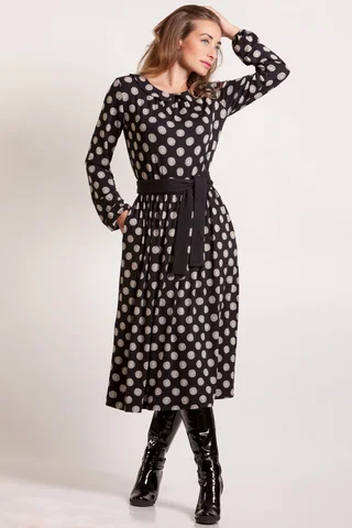 SILTS PASTAIGU SPORTA KOSTĪMS NO KOKVILNAS Magnolica