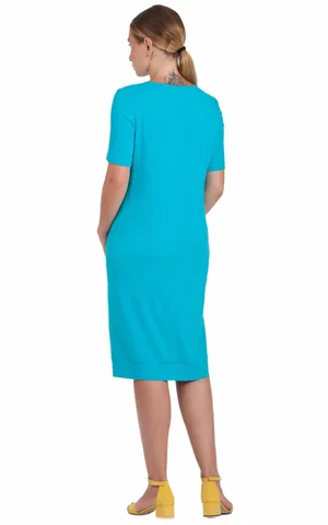 PAVASARA TRIKOTĀŽAS MIDI GARUMA KLEITA PURPURĀ KRĀSA Magnolica